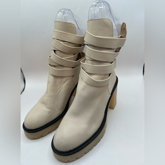 NEW 39.5 Free People Jesse Cutout Ankle Boots Leather Off-White Lug Sole Strappy - Picture 4 of 13